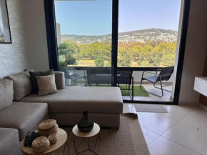 Luxe 3BR App Royal Golf with Piscine, Airco & Wifi